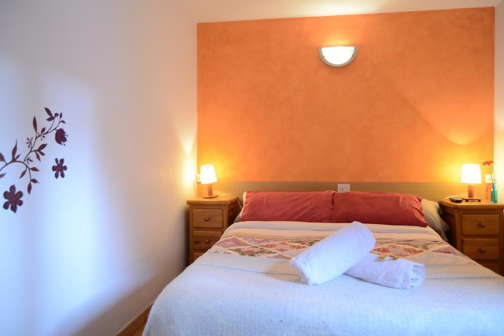 Hostal La Cuineta De Cal Triuet Gósol Δωμάτιο φωτογραφία