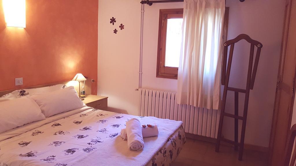 Hostal La Cuineta De Cal Triuet Gósol Εξωτερικό φωτογραφία